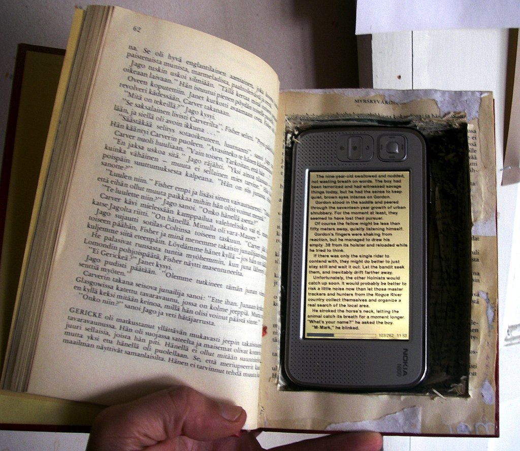 Electronic Book - Flickr - timonoko