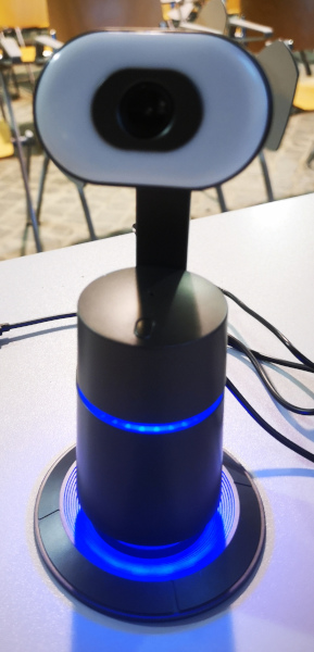 la webcam scelta ha un aspetto antriopomorfo che la rende attraente e simpatica