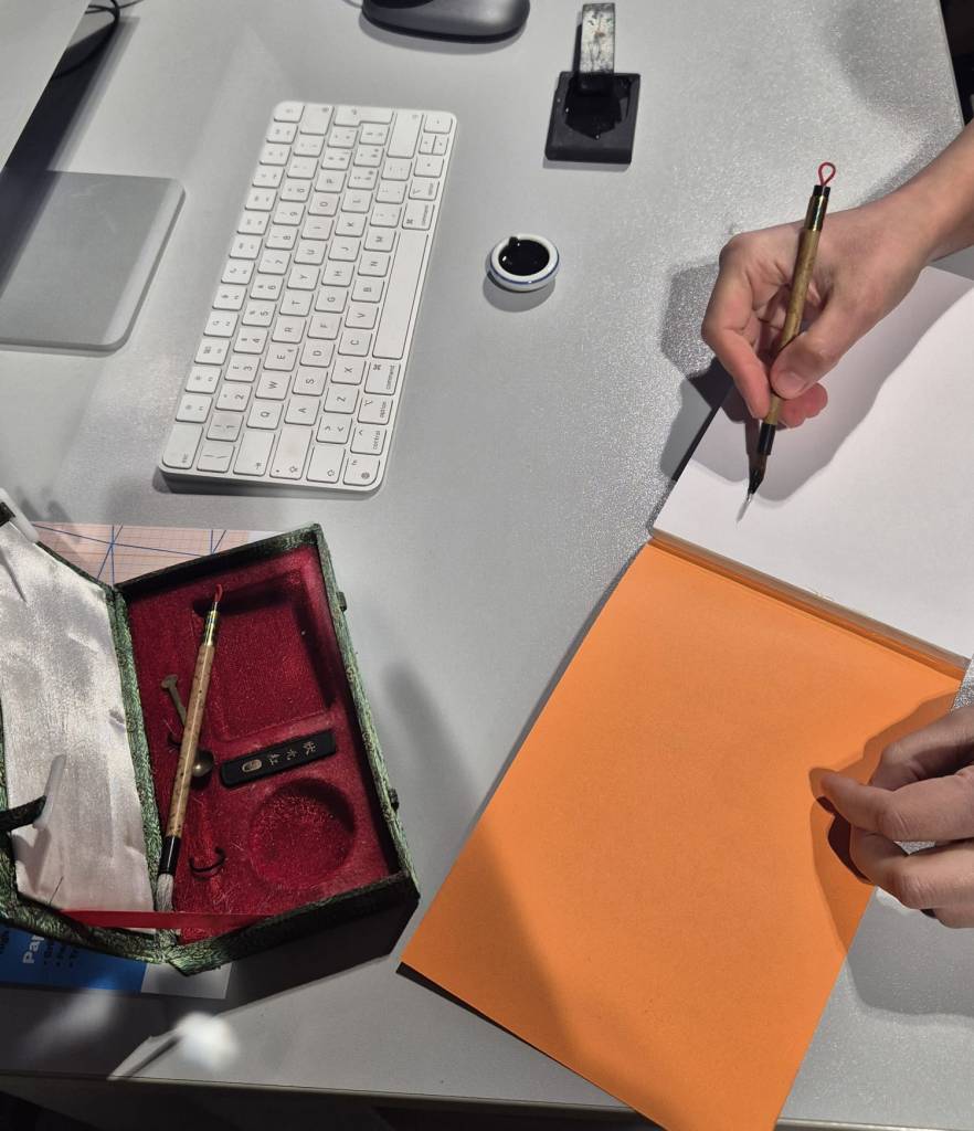 si gioca con il kit cinese calligrafico